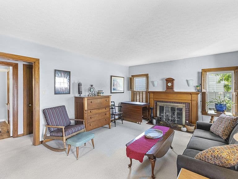 Listing photo 4