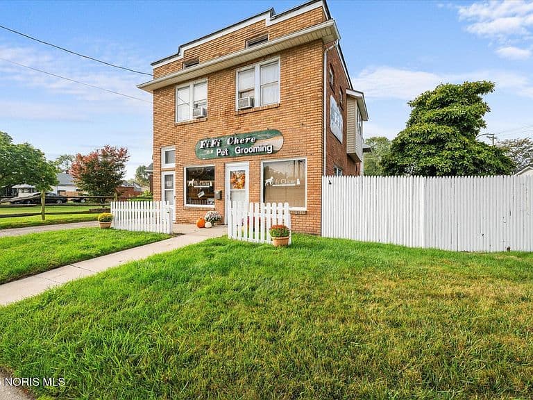 Listing photo 4