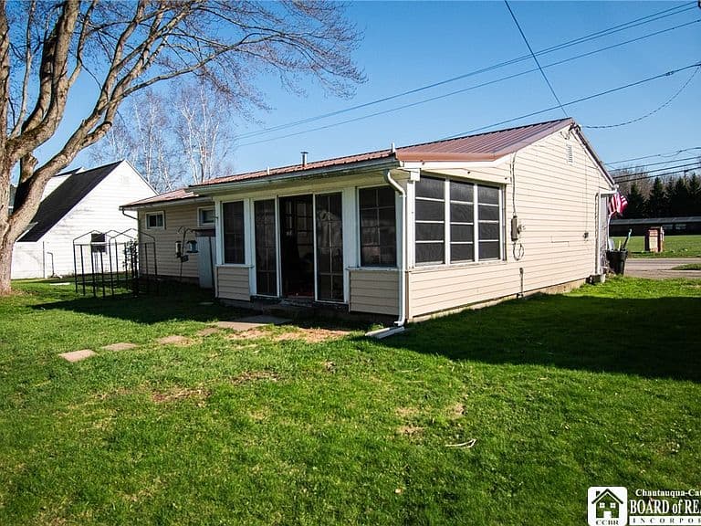 Listing photo 5