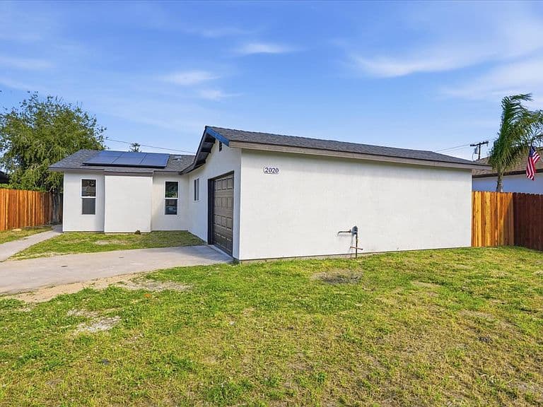Listing photo 3