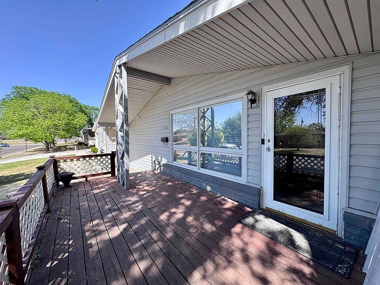 Listing photo 4