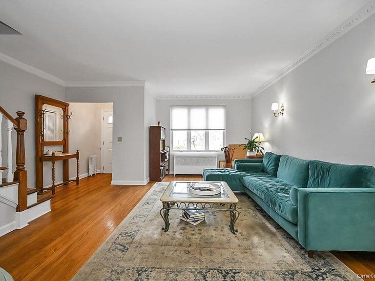Listing photo 4
