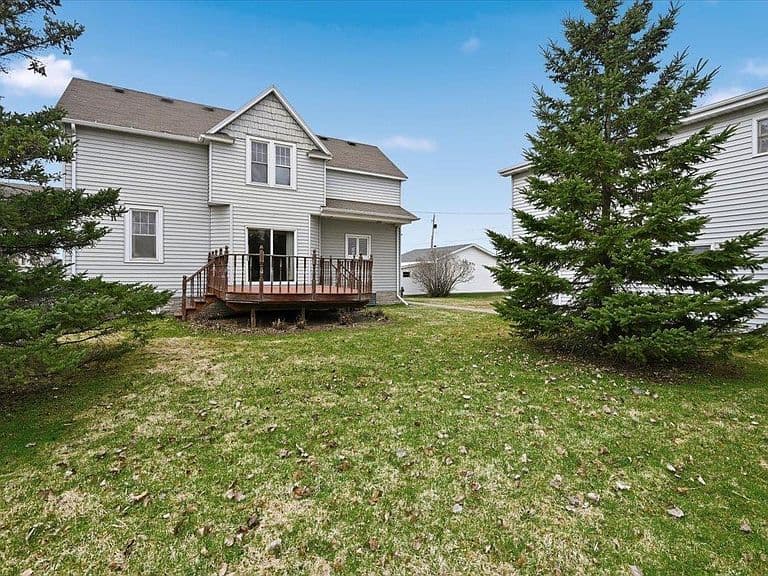 Listing photo 4