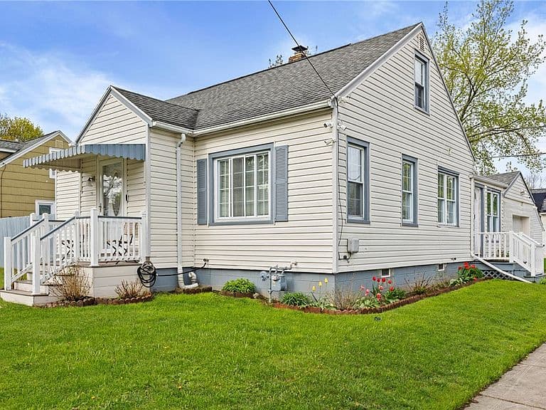 Listing photo 3