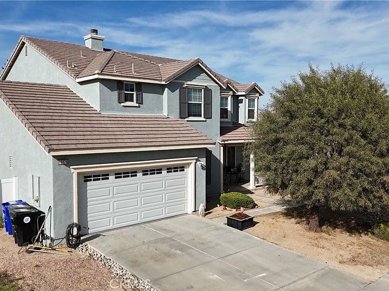 Listing photo 3