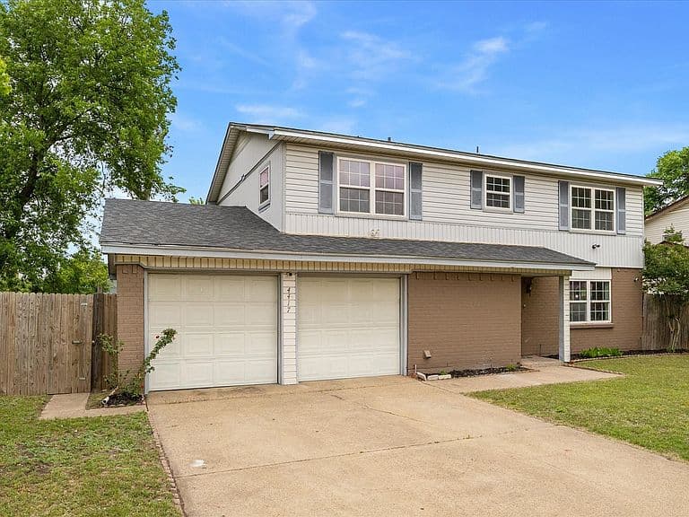Listing photo 2