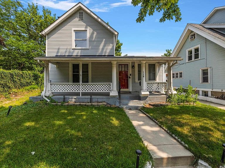 Listing photo 2
