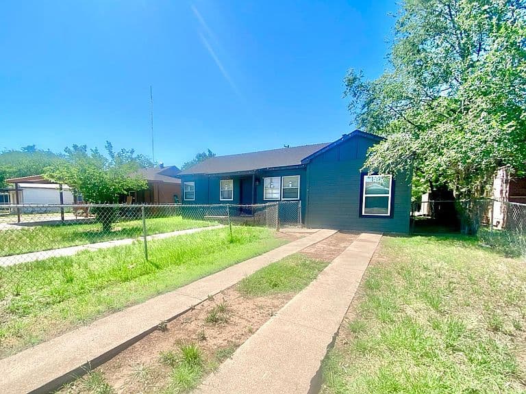 Listing photo 3
