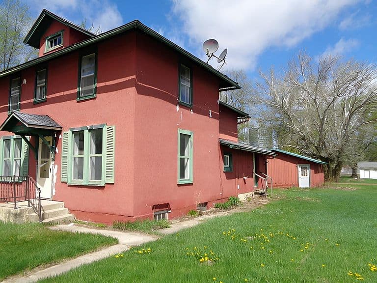 Listing photo 3