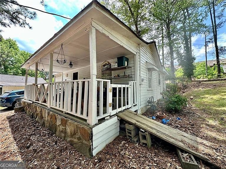 Listing photo 2
