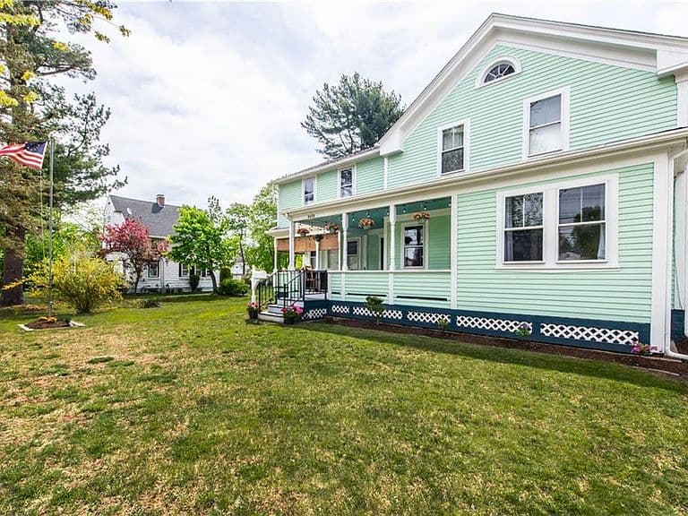 Listing photo 3