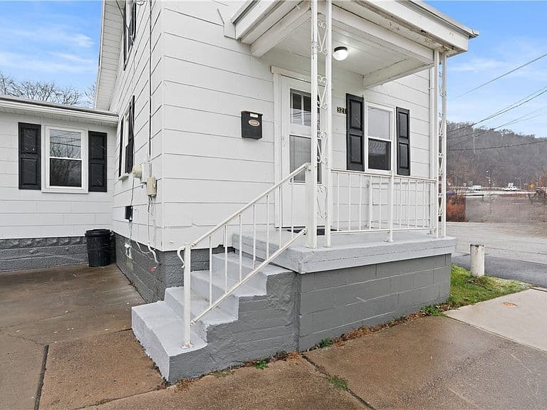Listing photo 3