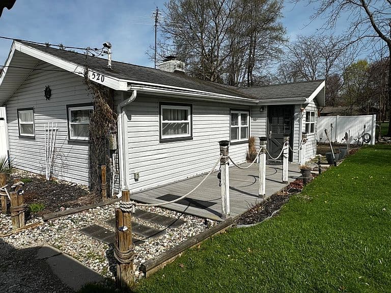 Listing photo 3