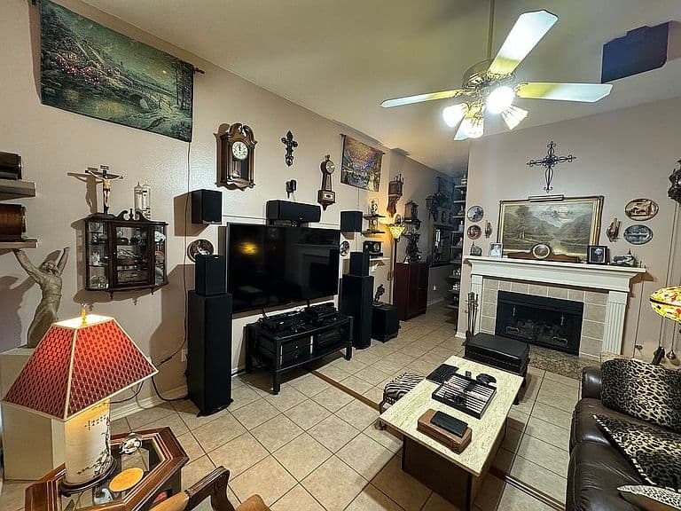 Listing photo 5