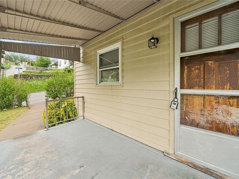 Listing photo 4