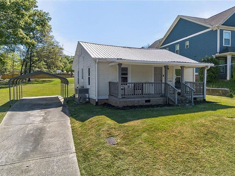Listing photo 4