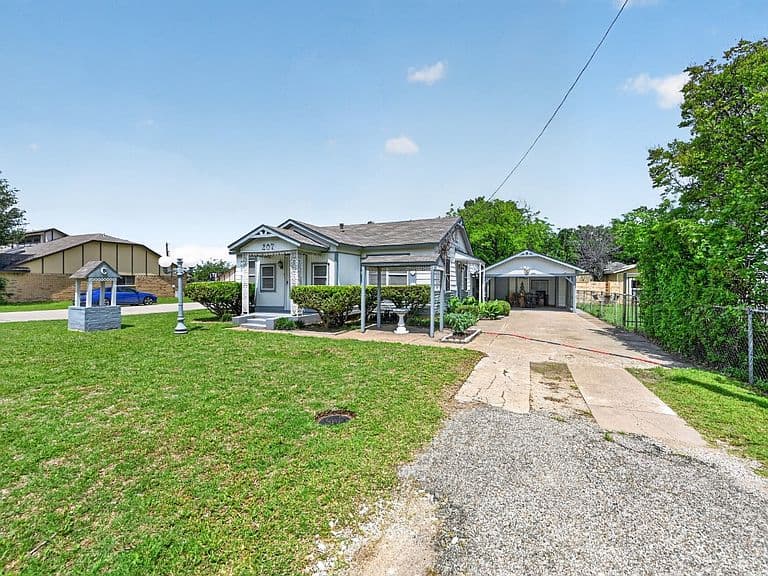 Listing photo 3
