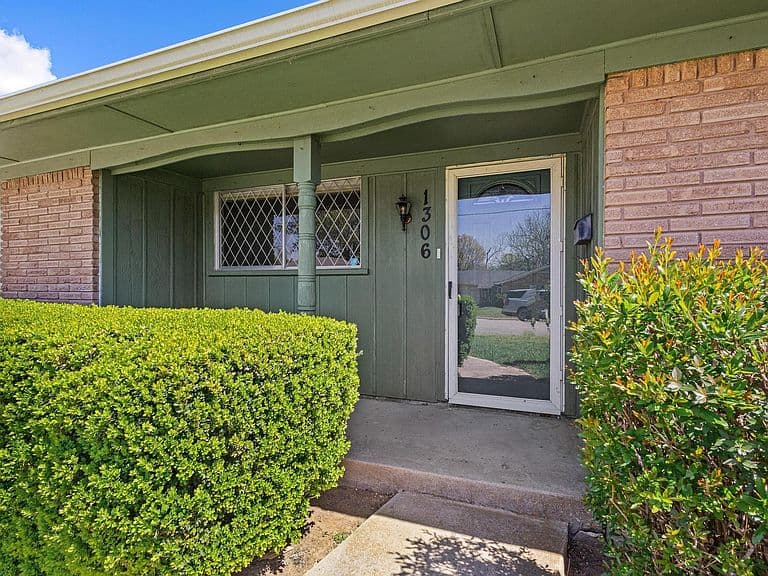 Listing photo 4