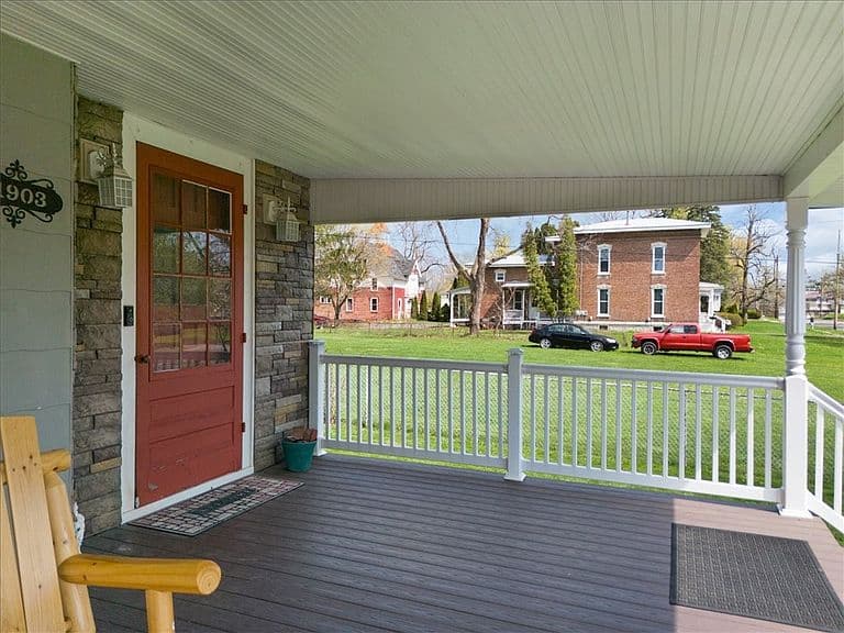 Listing photo 4