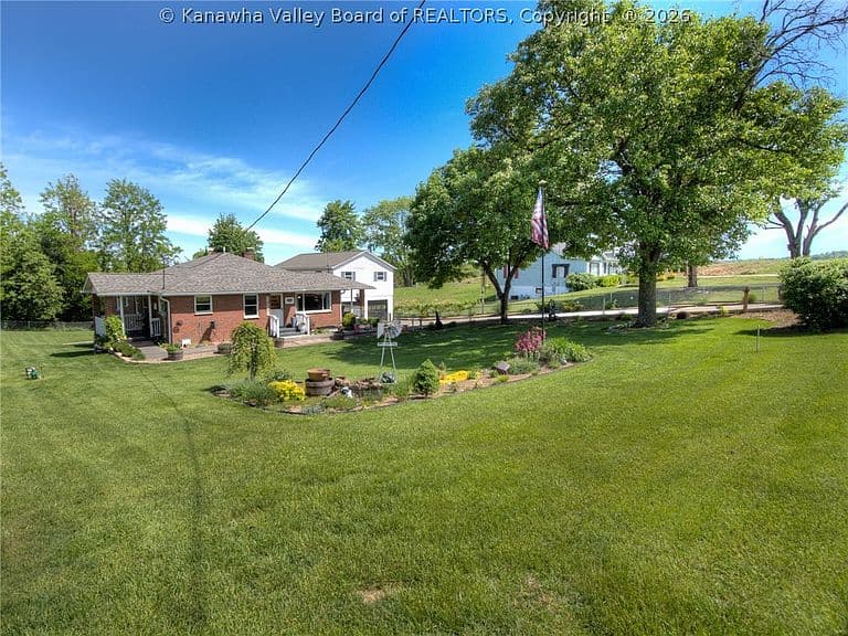 Listing photo 5