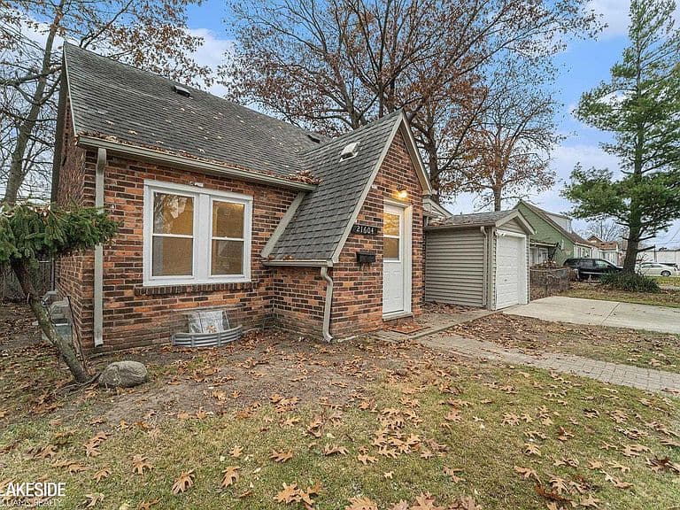 Listing photo 3