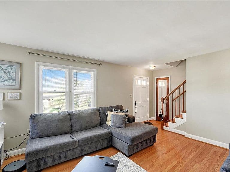 Listing photo 5