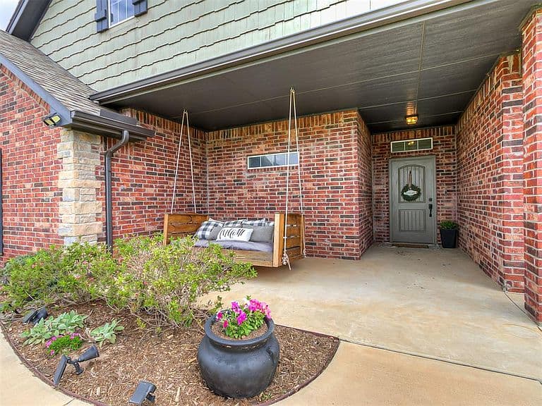 Listing photo 4