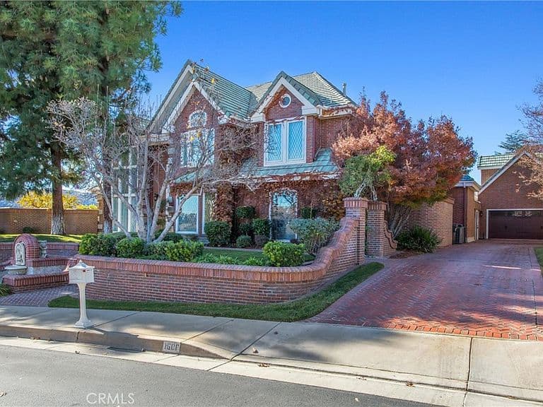 Listing photo 3