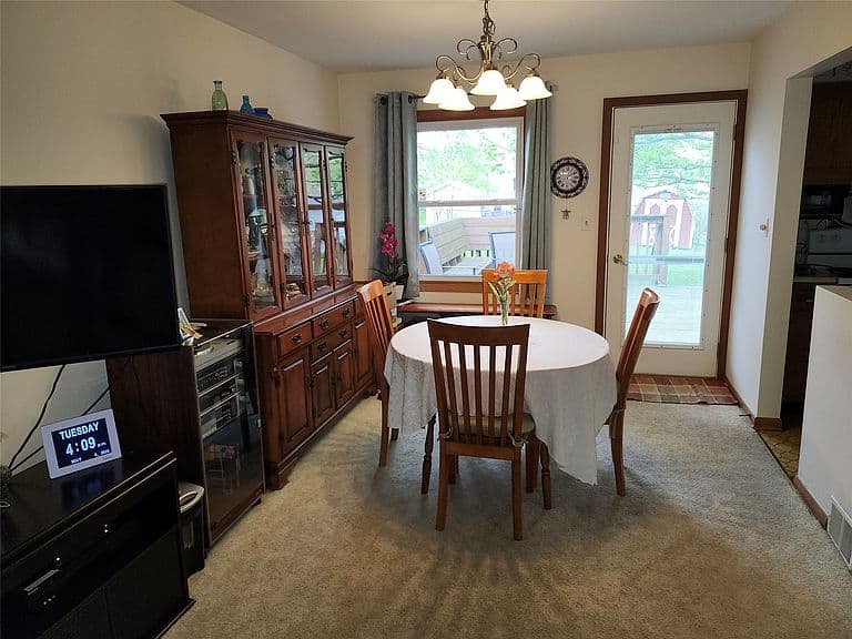 Listing photo 5