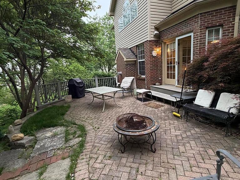 Listing photo 5