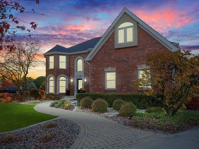 Listing photo 4