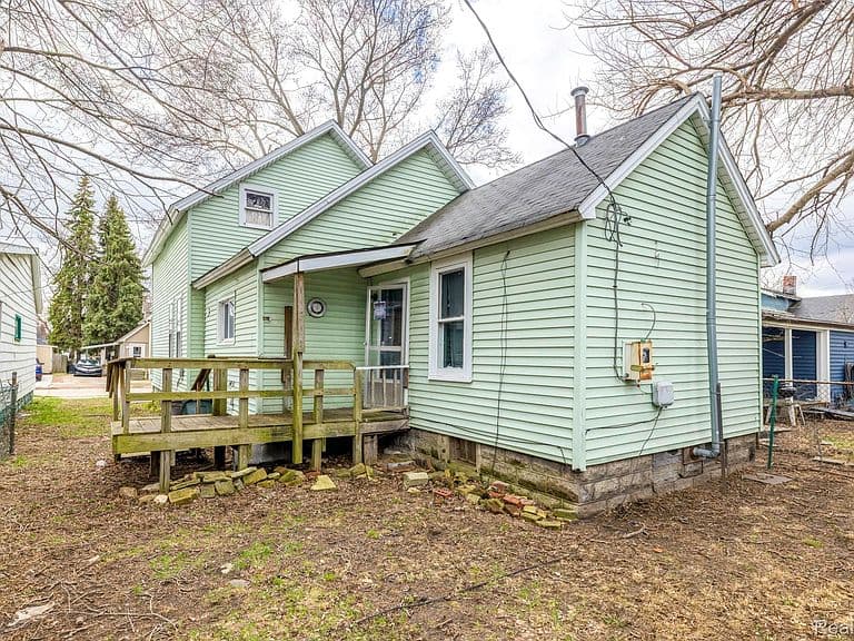 Listing photo 3