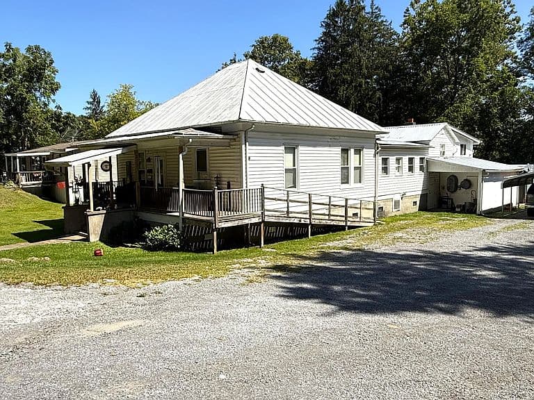 Listing photo 4