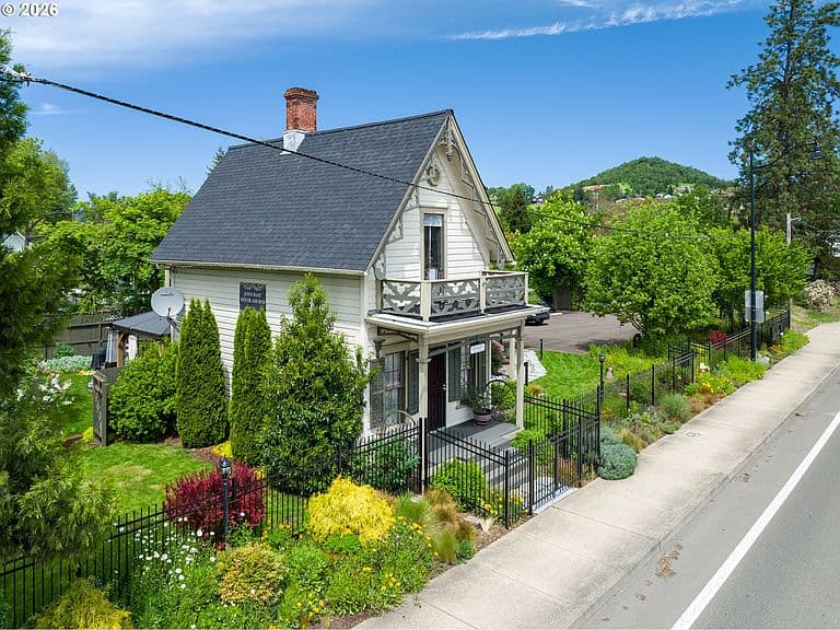 Listing photo 2
