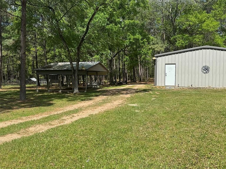 Listing photo 5