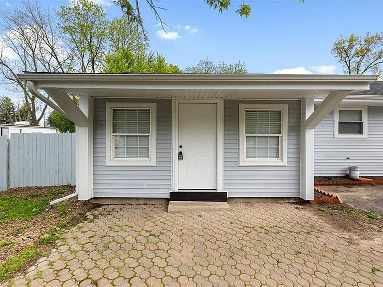 Listing photo 5