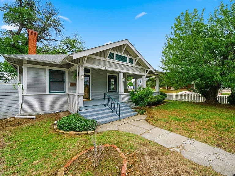 Listing photo 3