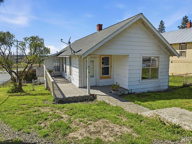 Listing photo 2