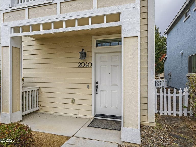 Listing photo 2