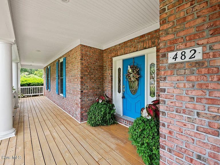 Listing photo 3