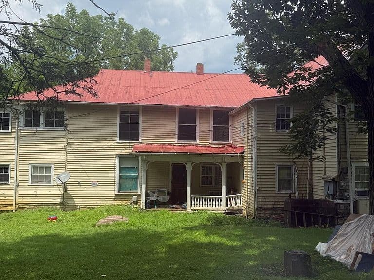 Listing photo 4