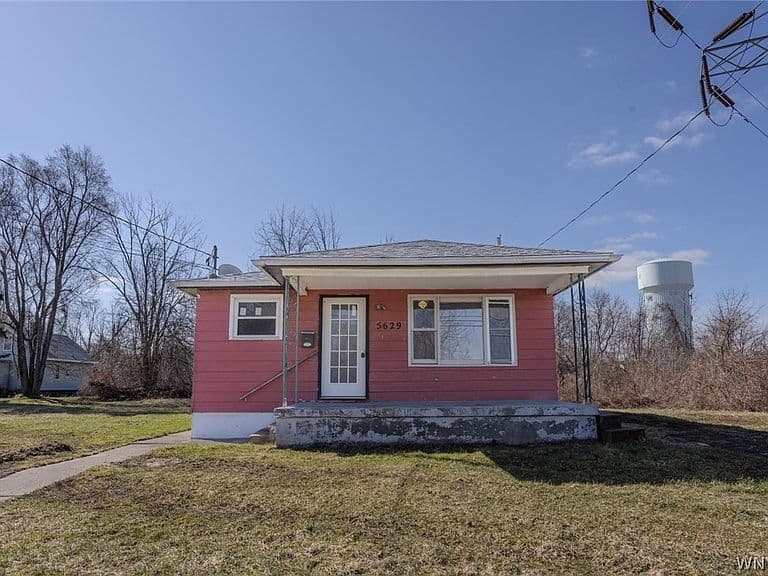 Listing photo 3