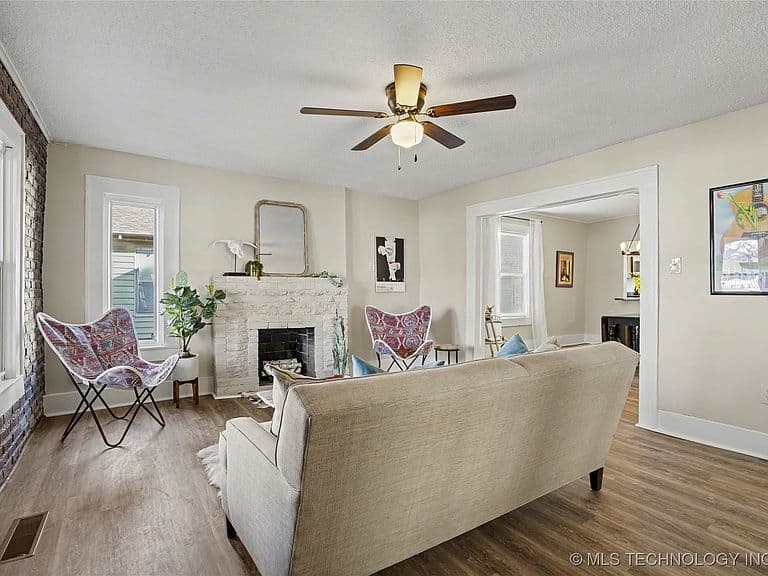 Listing photo 4