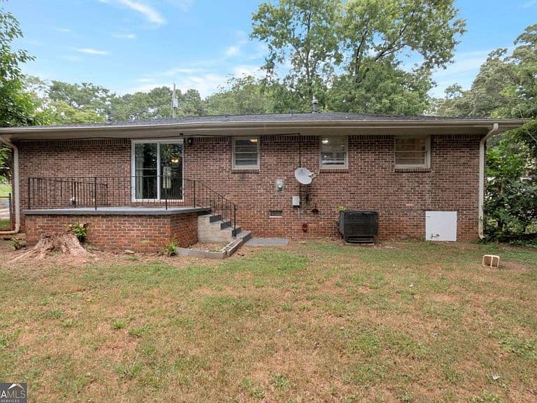 Listing photo 4