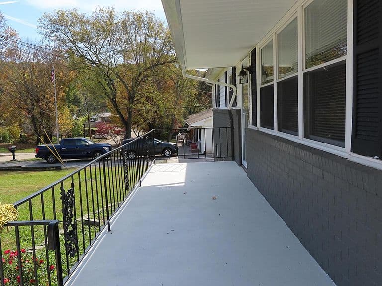Listing photo 5
