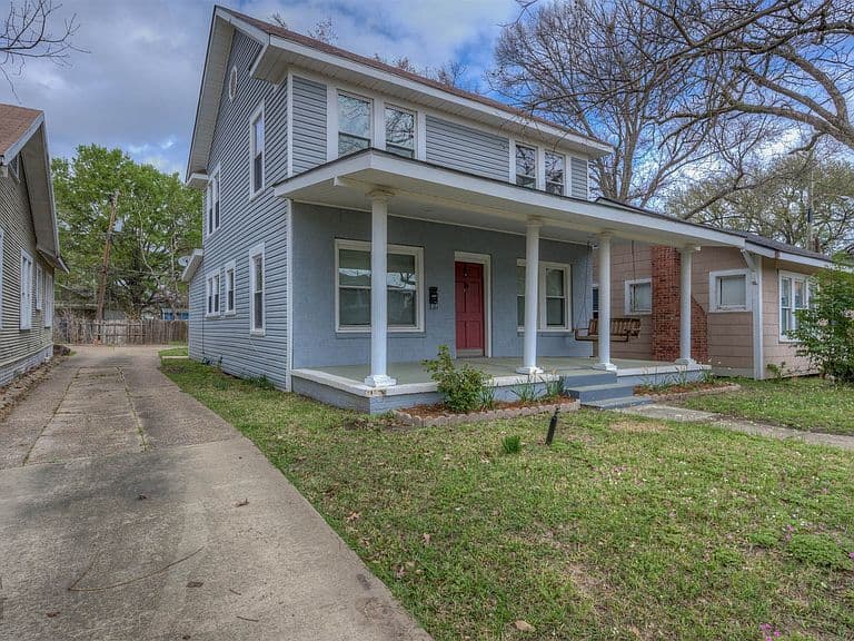 Listing photo 3