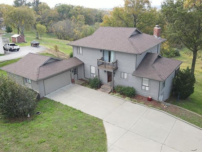 Listing photo 5