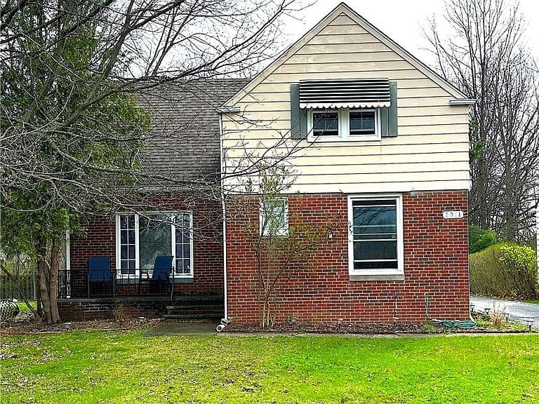 Listing photo 2