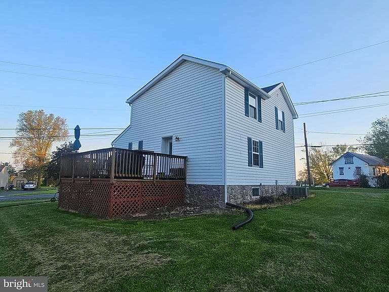 Listing photo 5