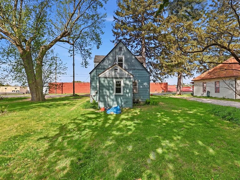 Listing photo 4